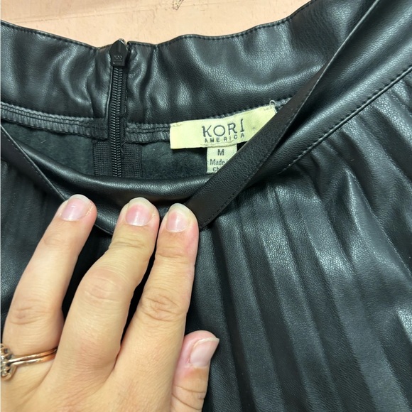 Pleated Leather Skirt - Picture 2 of 4
